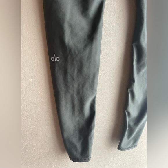 Alo Women Green Leggings Size Medium - Picture 5 of 6